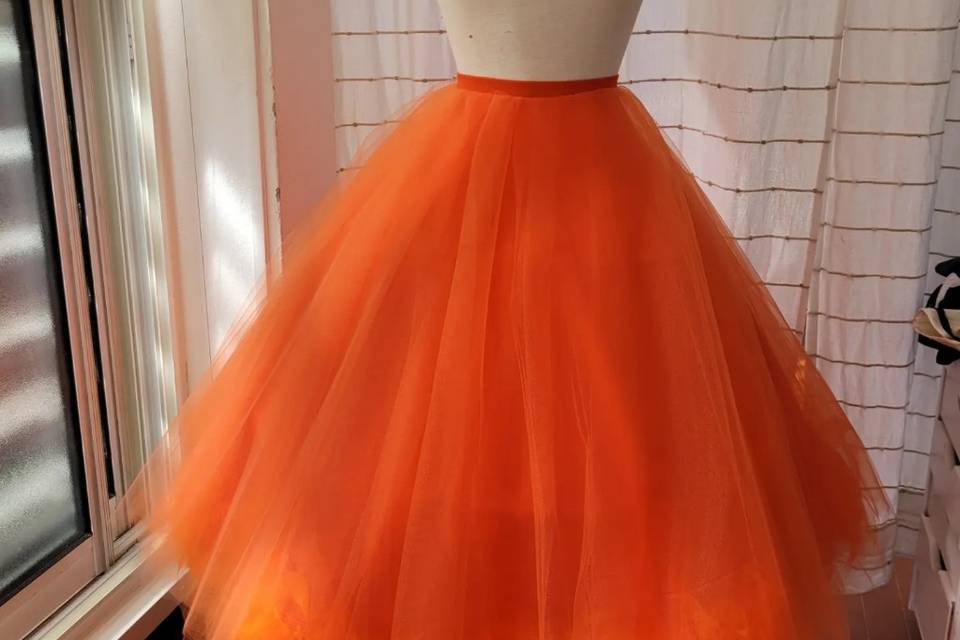 Jupe en tulle et plumes