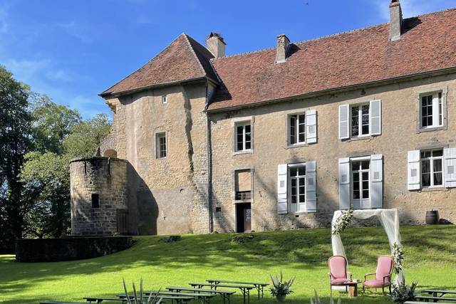 Cérémonie laïque dans le parc