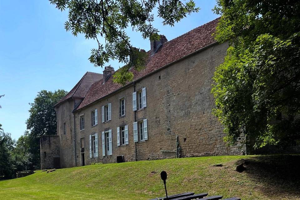 Cérémonie laïque dans le parc