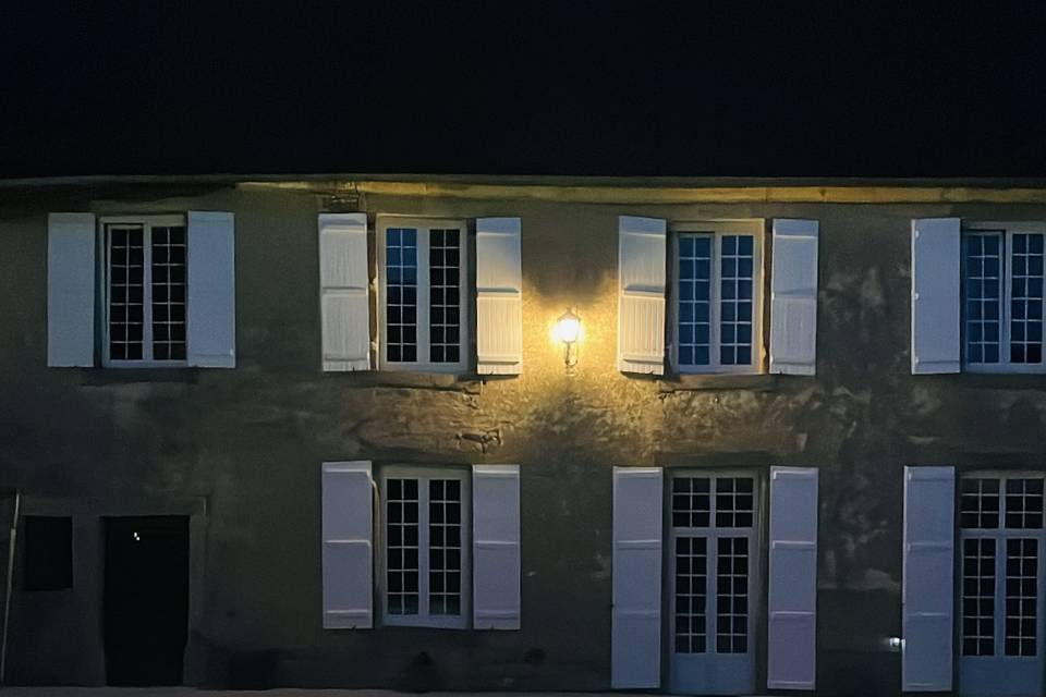 Cour intérieure avec piscine