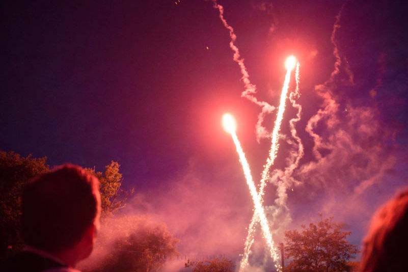 Un feu d'artifice pour son mariage – La Sœur de la Mariée