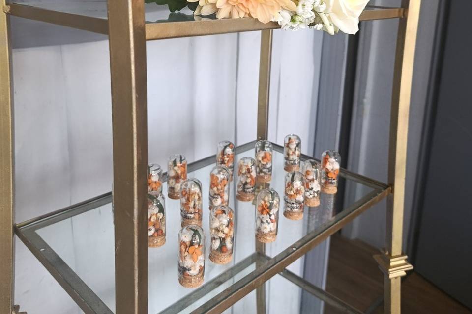 Étagère cadeaux invites
