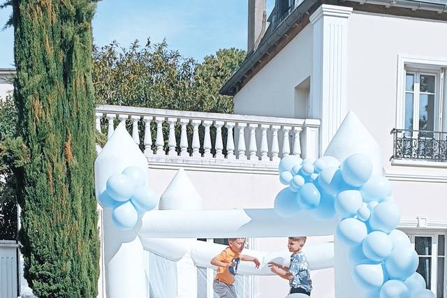 Château gonflable blanc