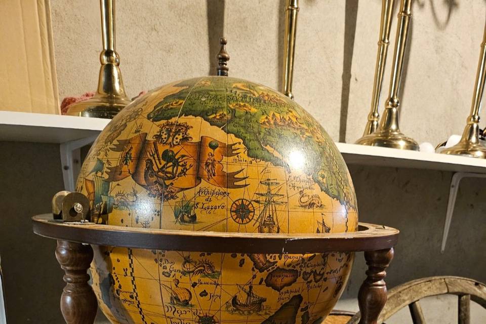 Urne globe vintage