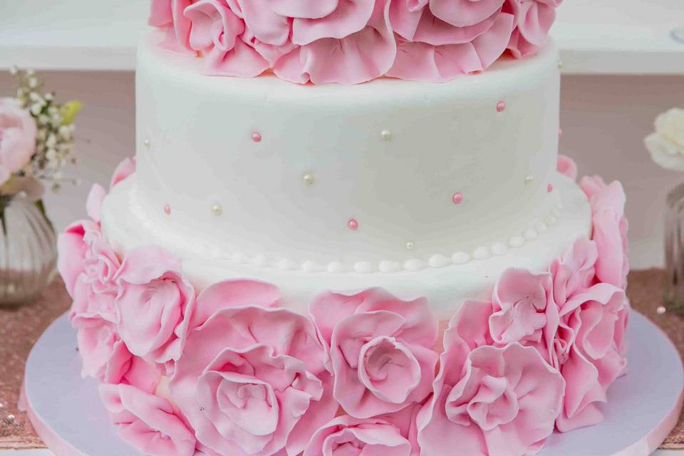 Wedding cake froufrous