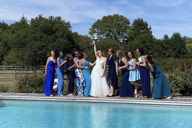 Mariée et demoiselles d’honneu