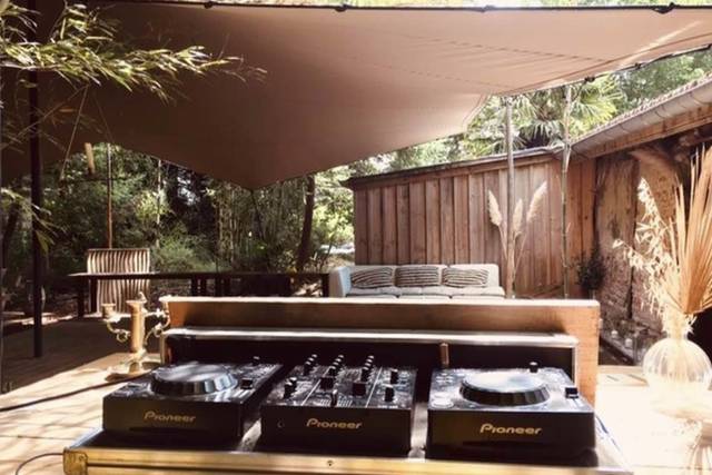 DJ SERT UP
