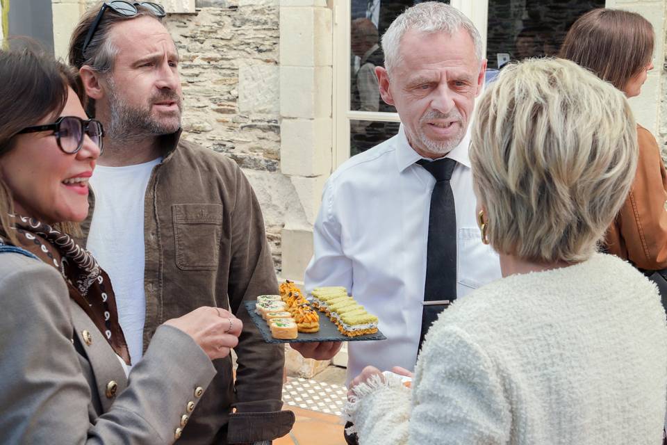 Foule au buffet