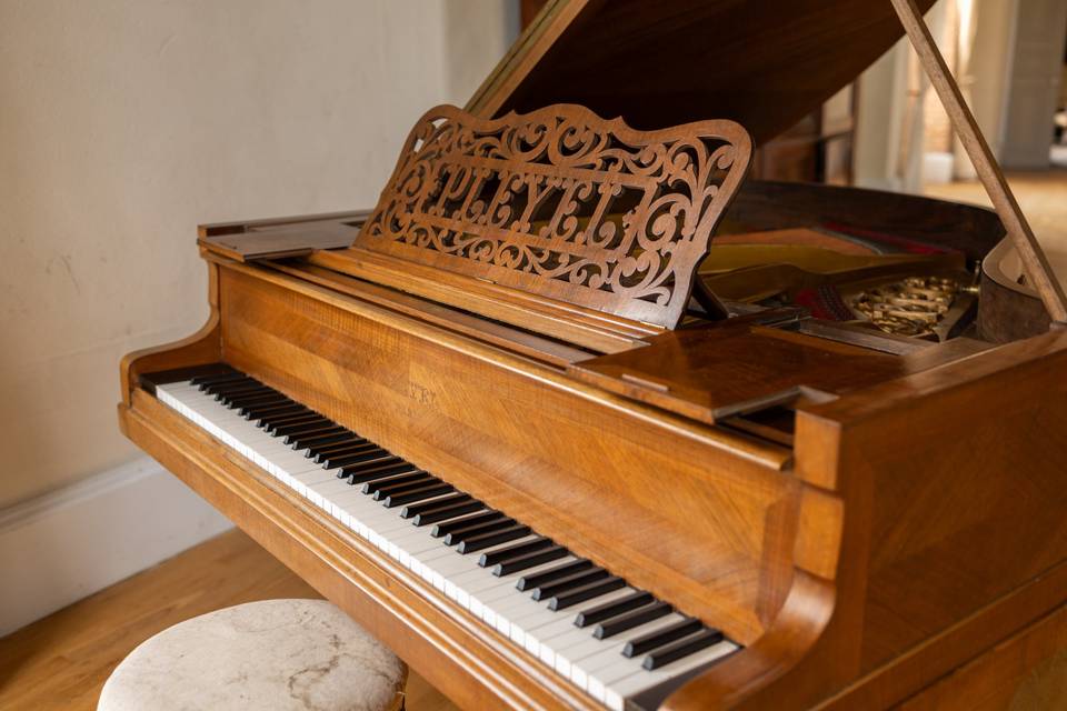 Piano antique: 1911 Pleyel