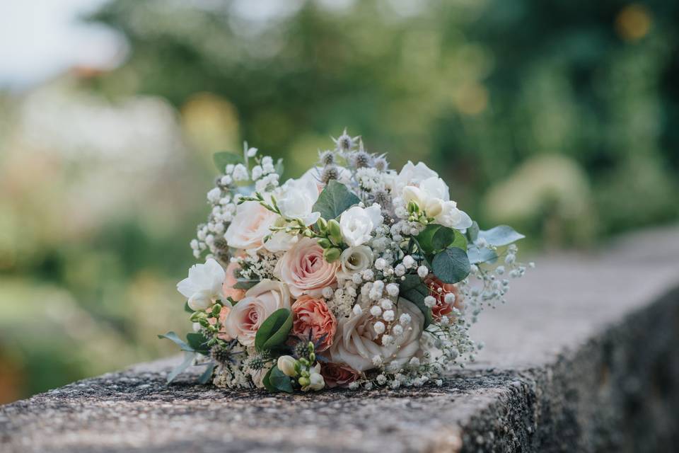 Bouquet de mariée rond polaire