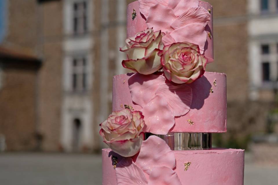 Wedding cake monochrome rose