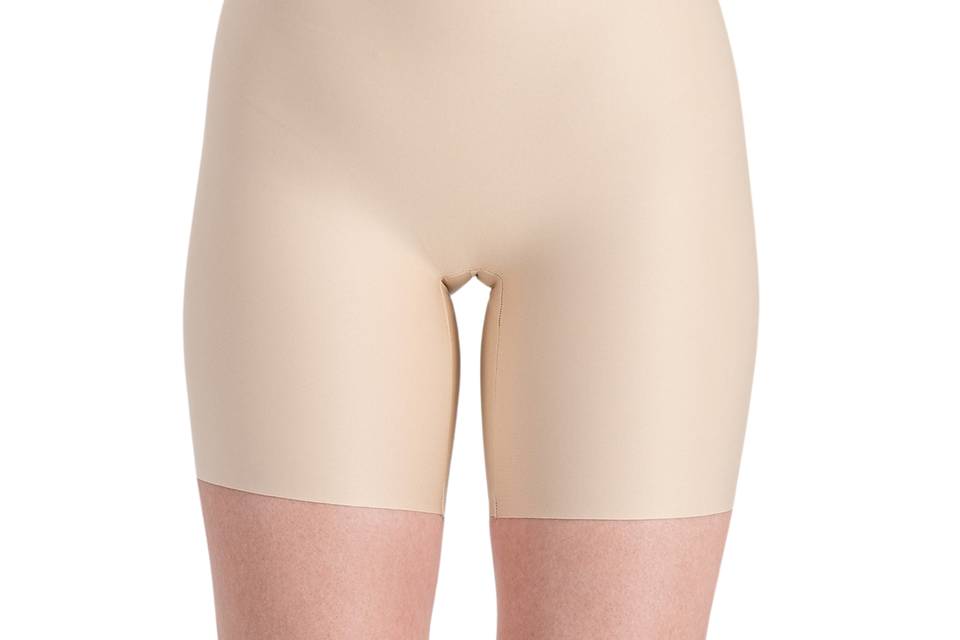 Short gainant dos ouvert