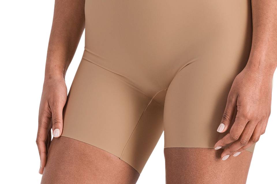 Short gainant dos ouvert