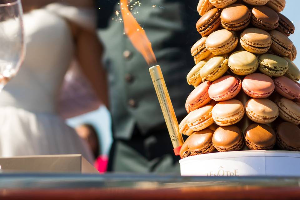 Pièce montée aux macarons