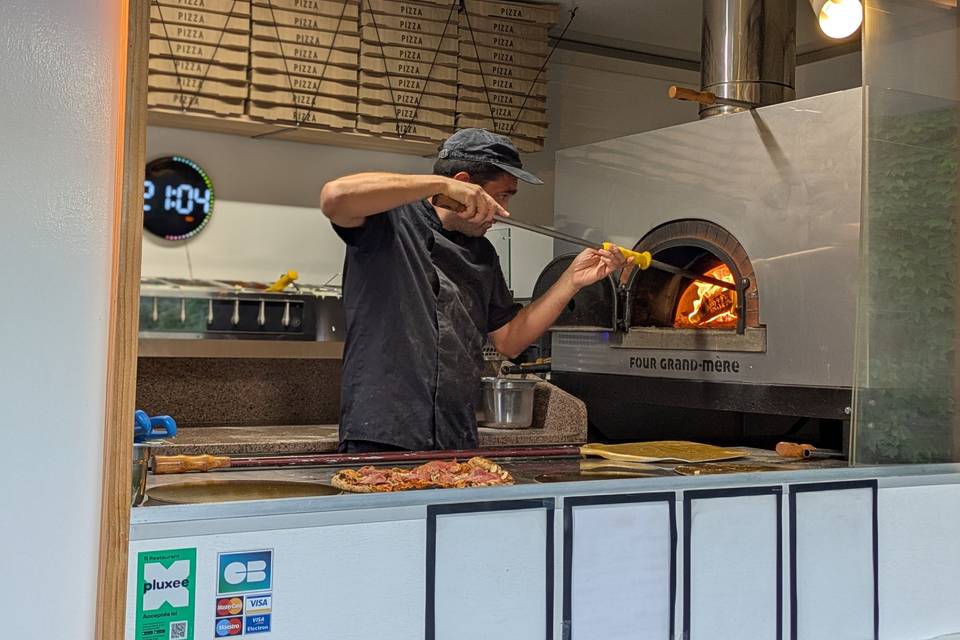 Pizzas cuites au feu de bois