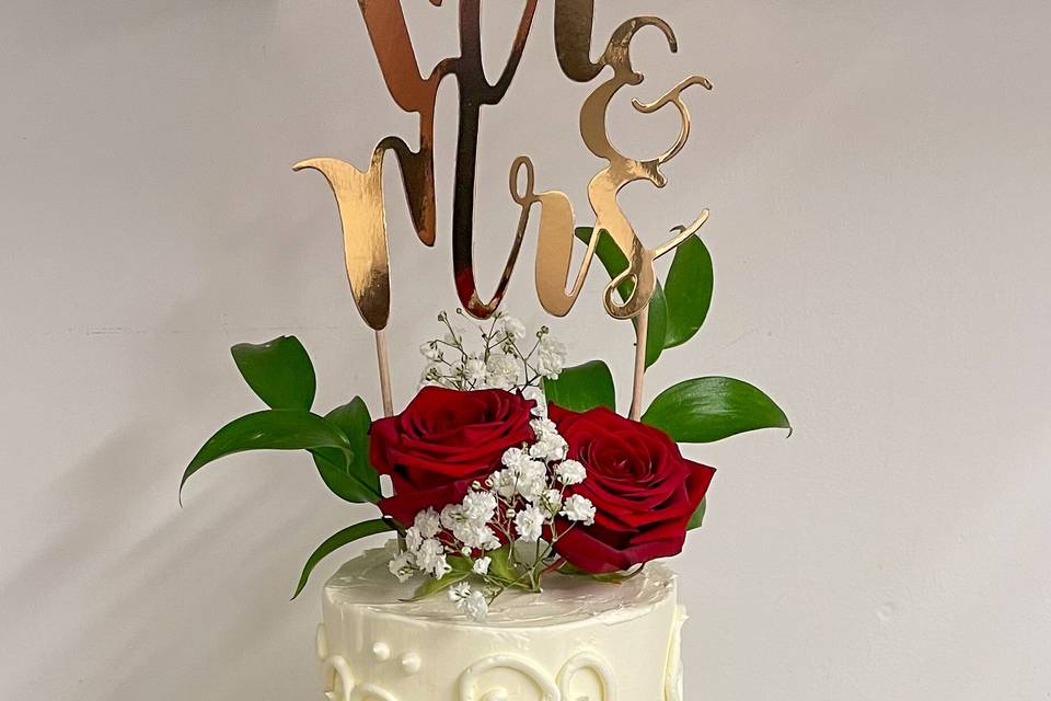 Wedding cake arabesque