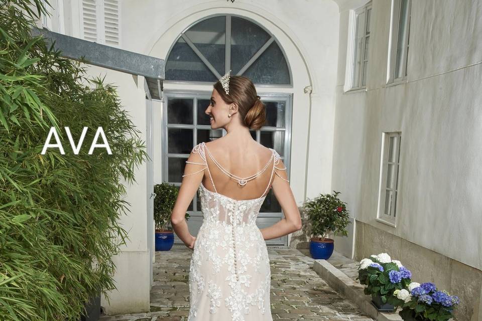 Ava..
