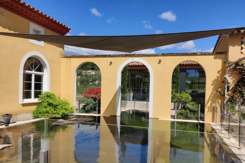 Bassin arrière de la salle