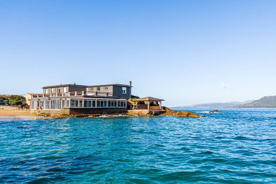 Restaurant sur l’eau