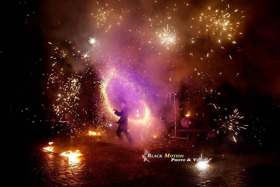 Shay - Spectacle de feu et lumières LED