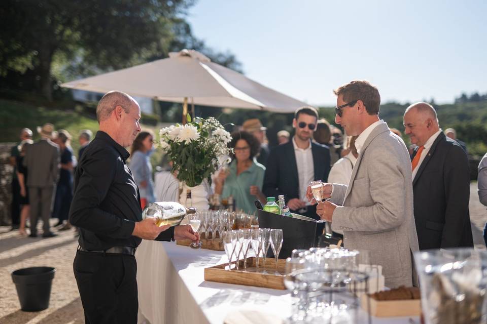 Service vin d'honneur