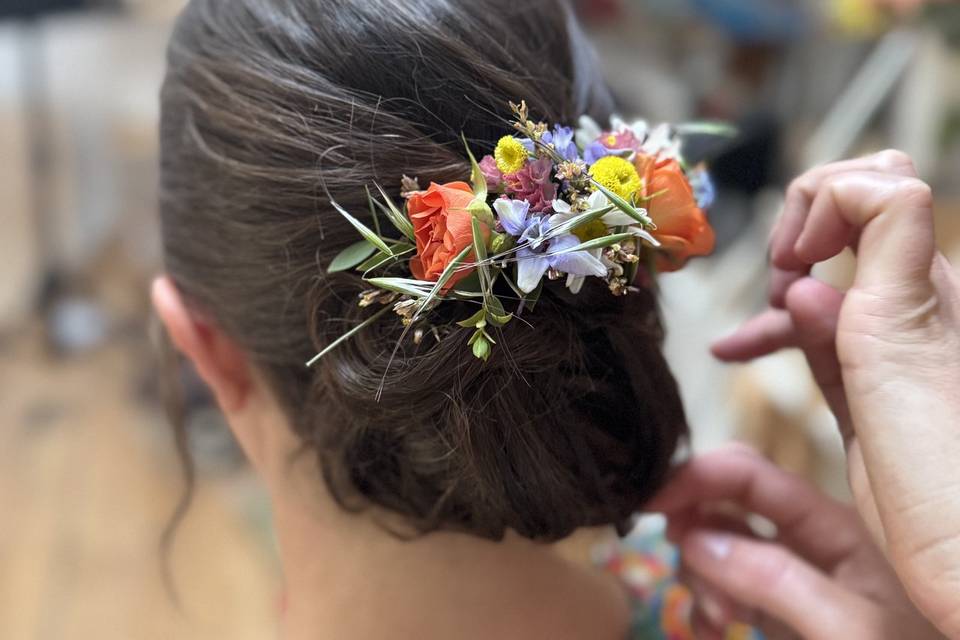 Peigne fleuri