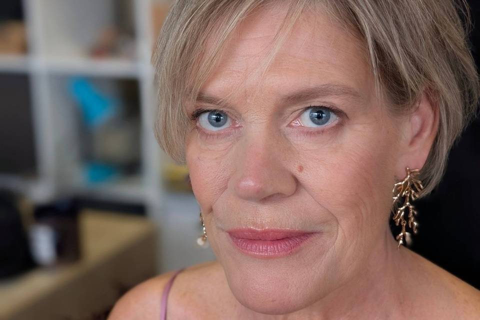Maquillage sur peau mature
