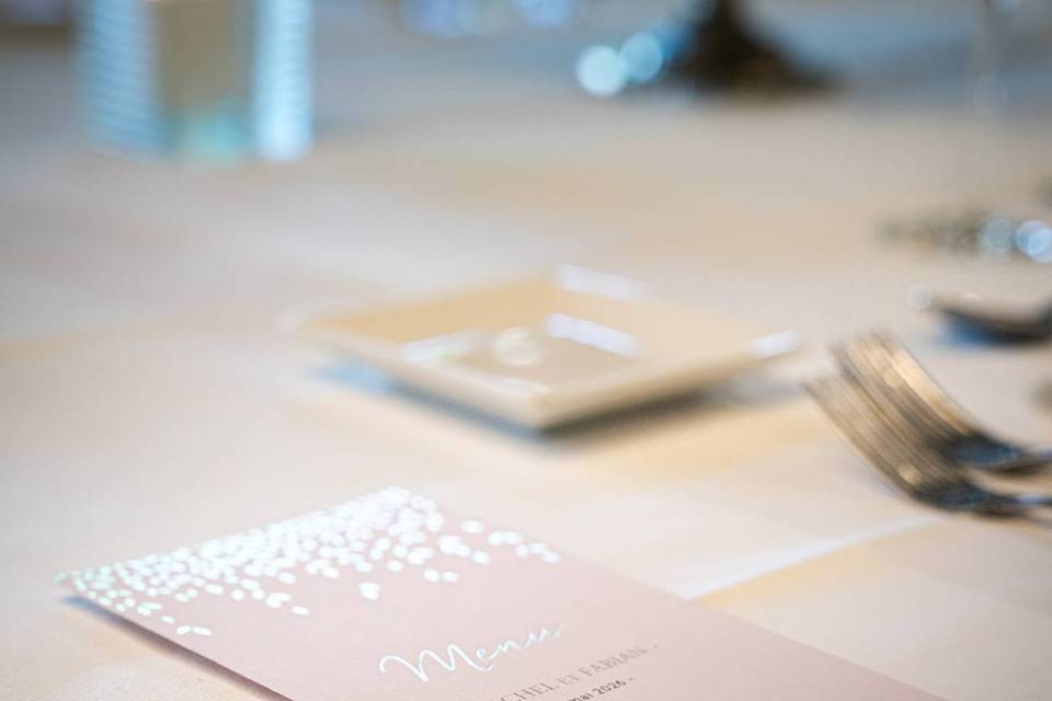Menu sobre et dorée