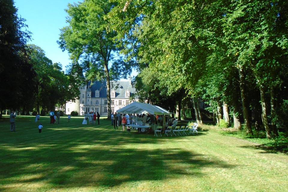 Mariage dans le parc