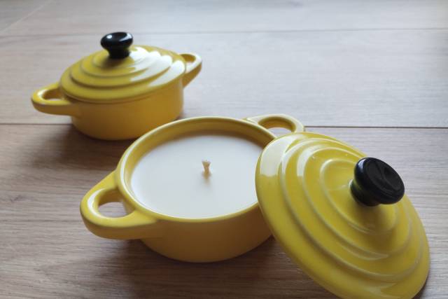 Bougies dans pots chinés