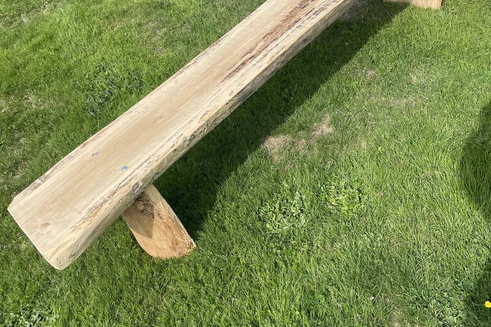 Banc en bois brute
