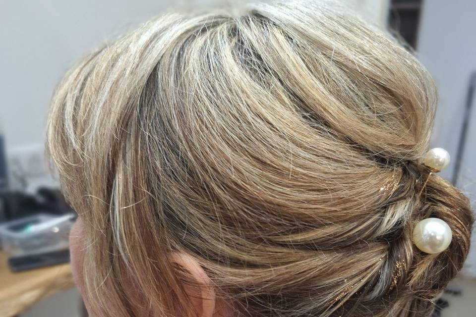 Chignon cheveux courts