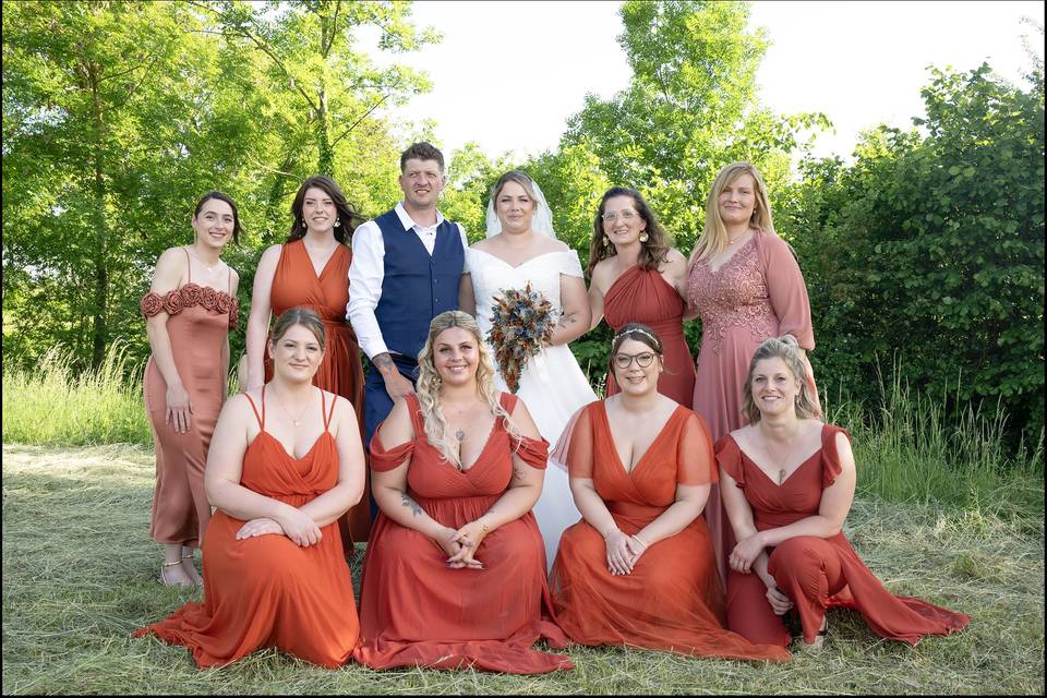 Mariés et demoiselles d'Hon.