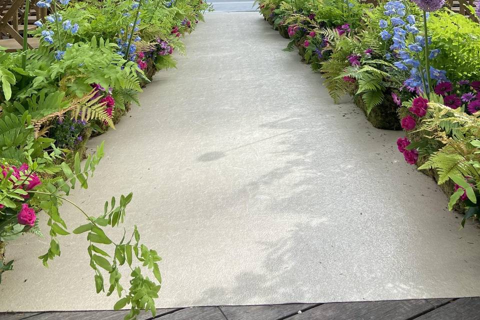 Allée de fleurs