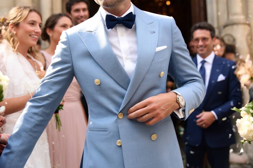 Costume croisé bleu église