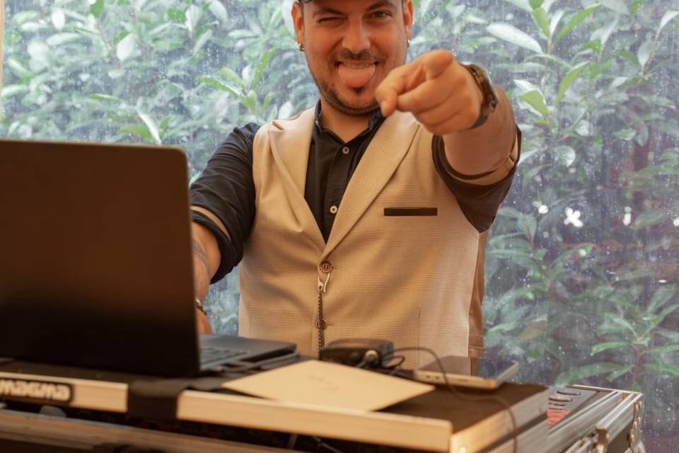 Dj