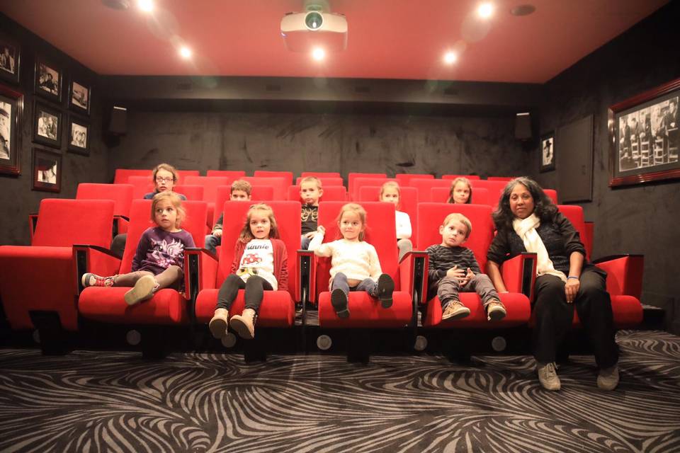 Séance de cinéma pour enfants