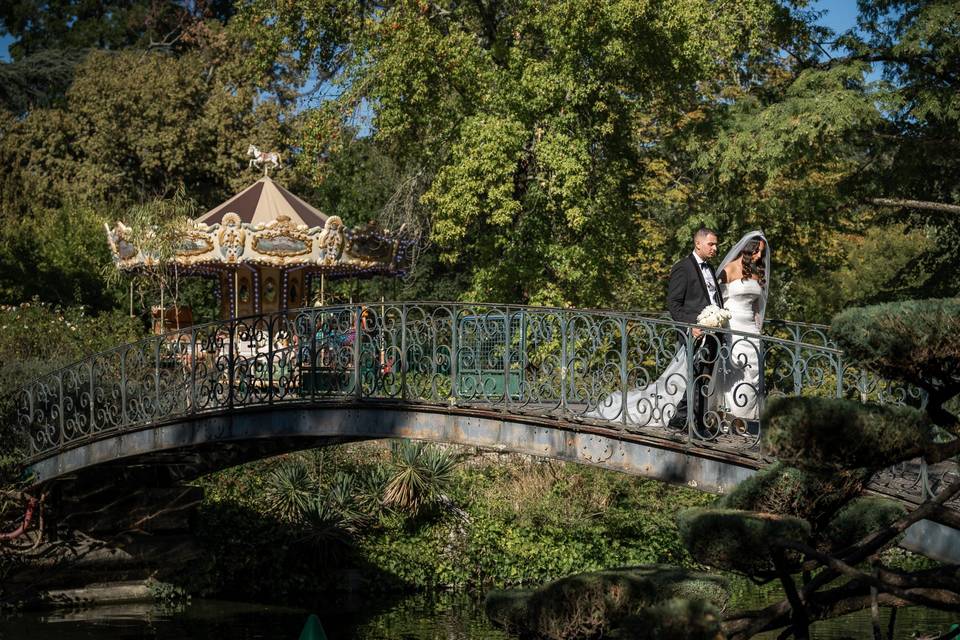 Pont devant le carrousel