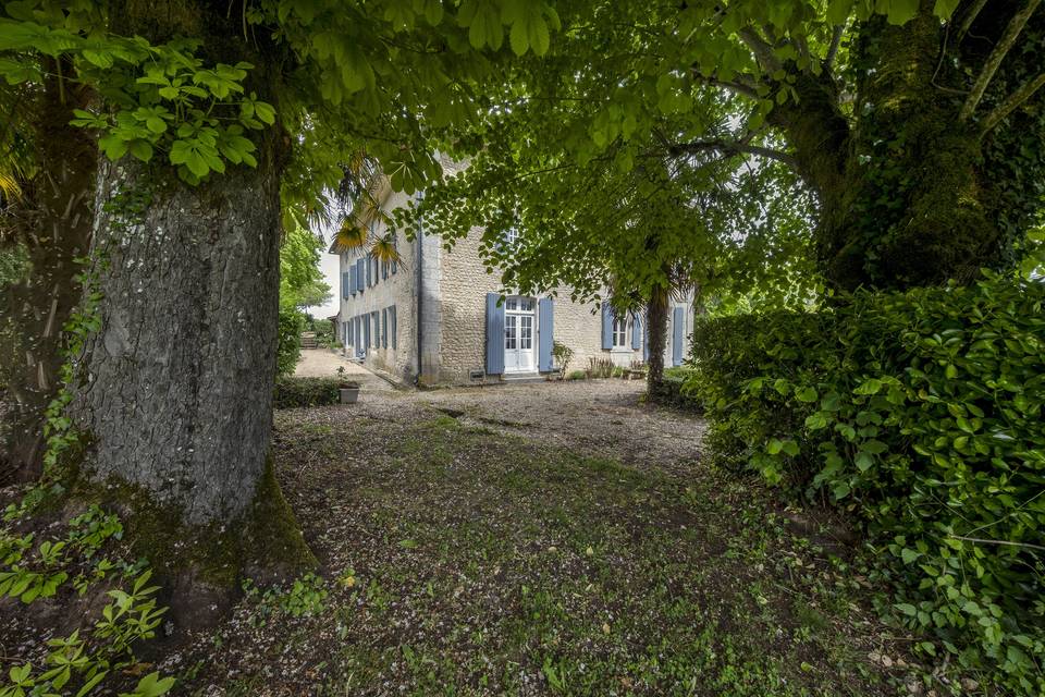 L Anglade