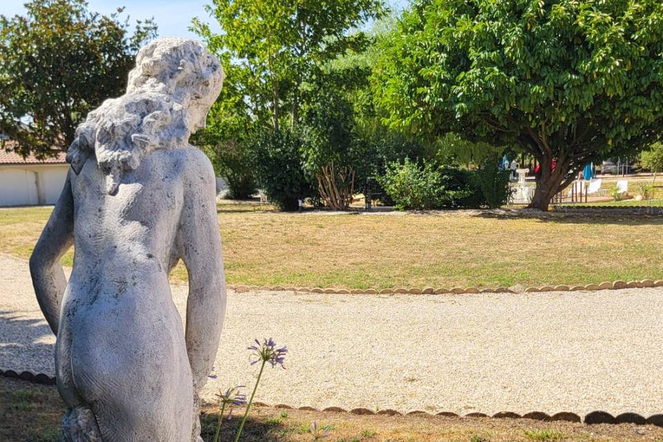 Statue