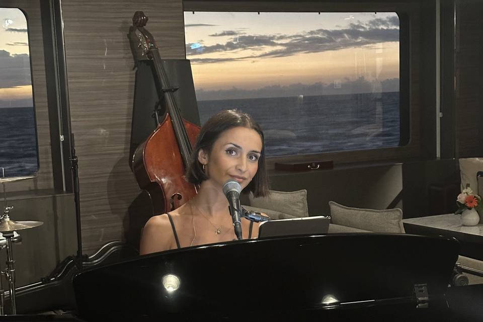 Tania au Piano