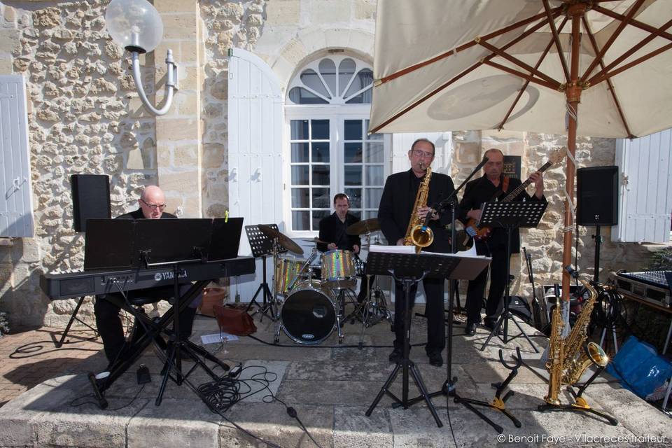 Les Jazz Bassengers