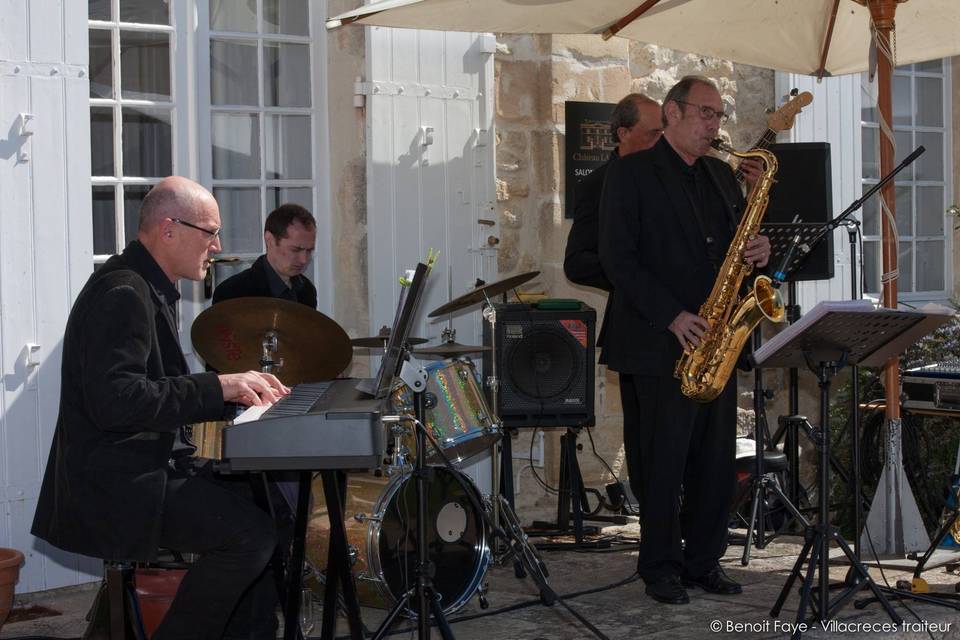 Les Jazz Bassengers