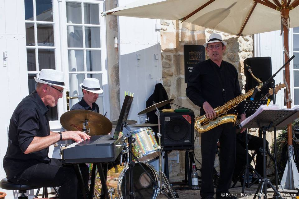 Les Jazz Bassengers