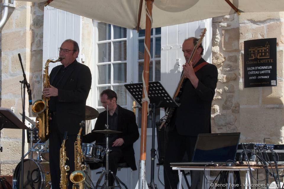 Les Jazz Bassengers