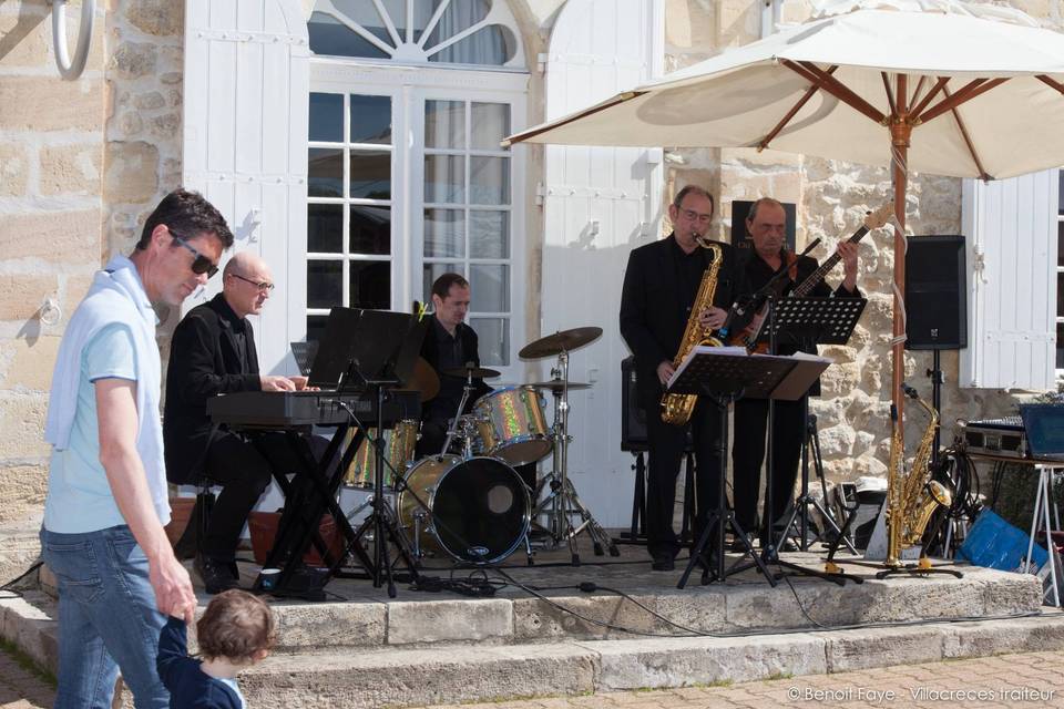Les Jazz Bassengers