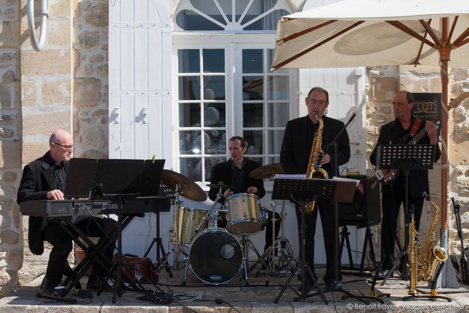 Les Jazz Bassengers