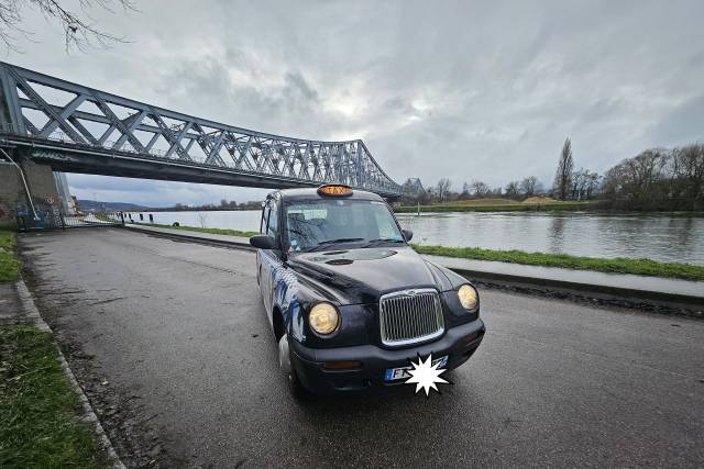 London Taxi Driver 76