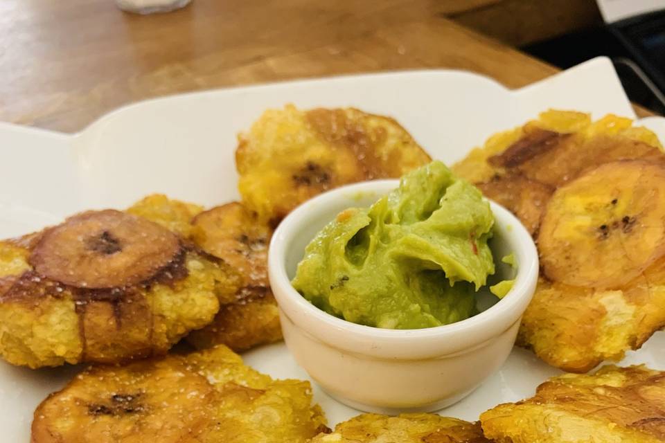 Tostones et Guacamole