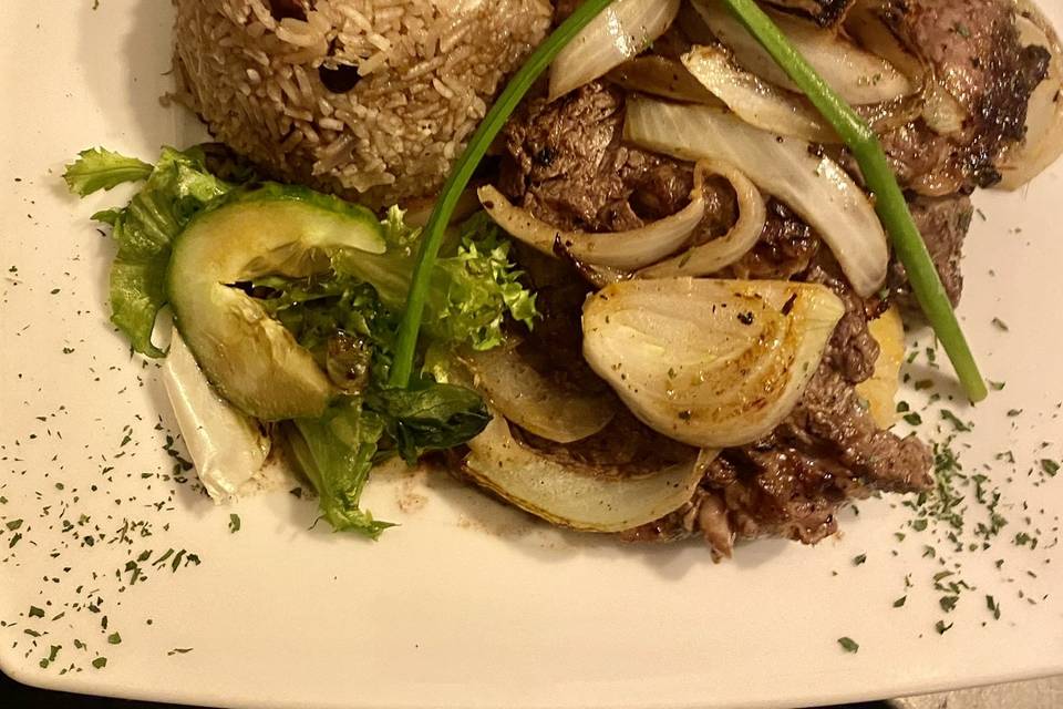 Beefsteak à la Cubaine